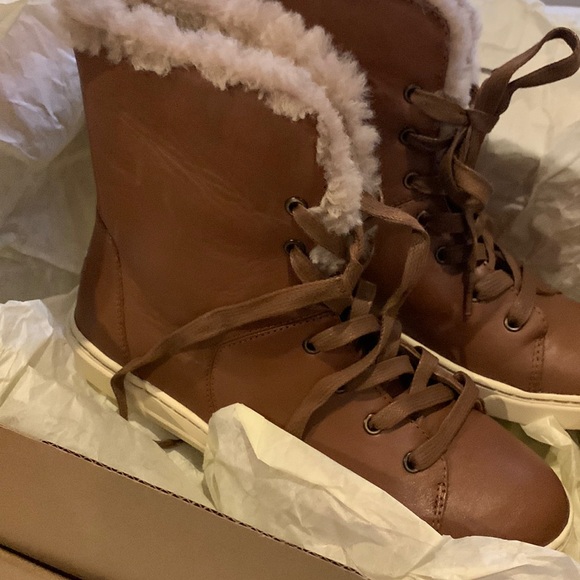 UGG Croft Luxe sneaker boot with leather outer and genuine shearling chestnut 8 - Picture 1 of 4